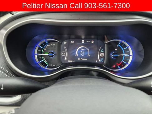 Used 2024 Chrysler Pacifica Limited FWD image 33