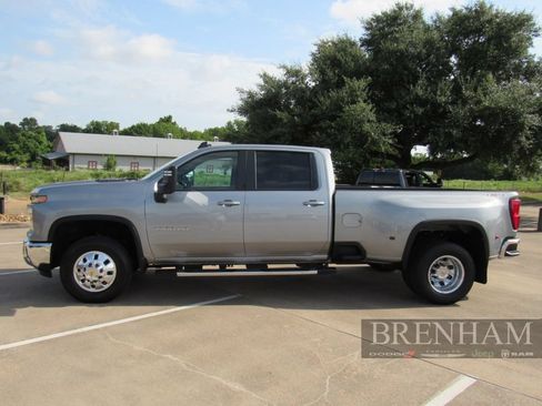 Used 2025 Chevrolet Silverado 3500 LT w/ Safety Package AWD/4WD image 2