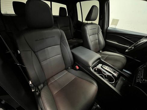 Used 2025 Honda Ridgeline Black Edition image 12