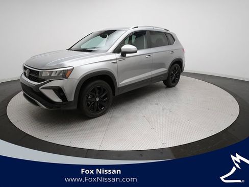 Used 2023 Volkswagen Taos SE w/ Panoramic Sunroof Package image 1