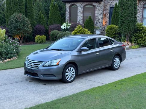 Used 2015 Nissan Sentra SV FWD image 1