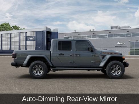 Used 2025 Jeep Gladiator Mojave w/ Convenience Group AWD/4WD image 31