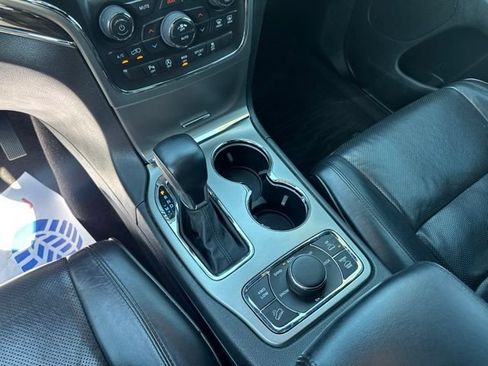 Used 2018 Jeep Grand Cherokee Overland AWD/4WD image 24