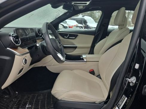 Used 2023 Mercedes-Benz C 300 4MATIC Sedan image 2