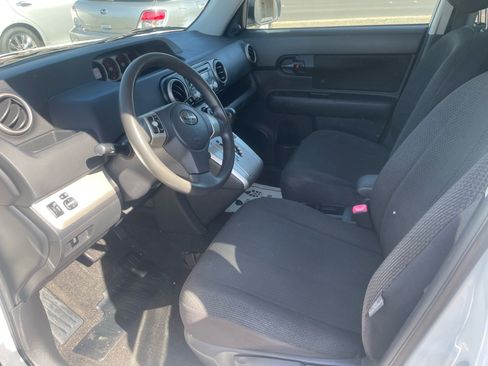 Used 2008 Scion xB FWD image 10