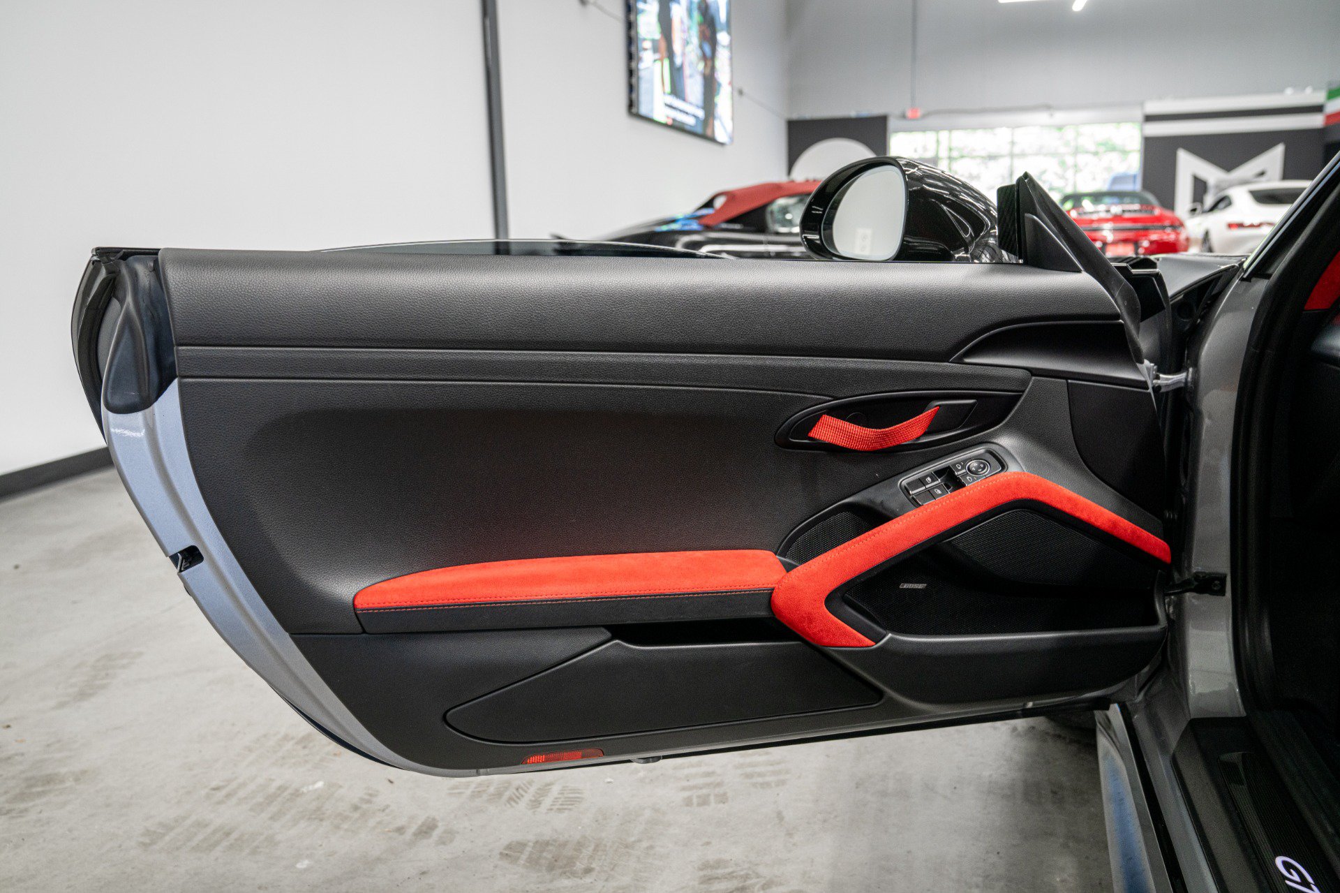 Used 2018 Porsche 911 GT2 RS RWD image 39