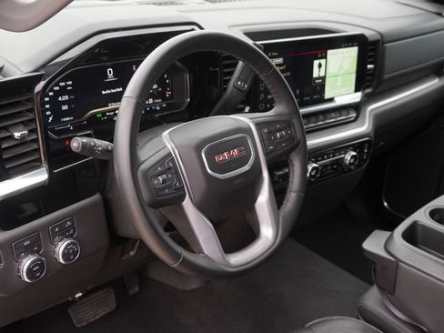 Used 2025 GMC Sierra 1500 SLT AWD/4WD image 17