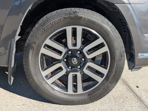 Used 2016 Toyota 4Runner Limited image 12