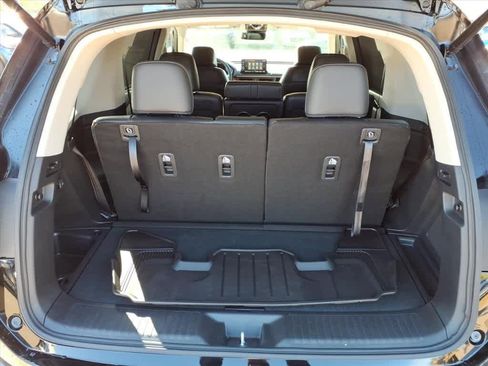 Certified 2025 Honda Pilot Touring image 6