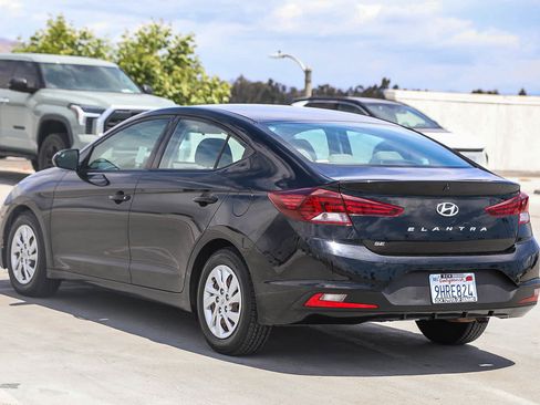 Used 2020 Hyundai Elantra SE FWD image 7