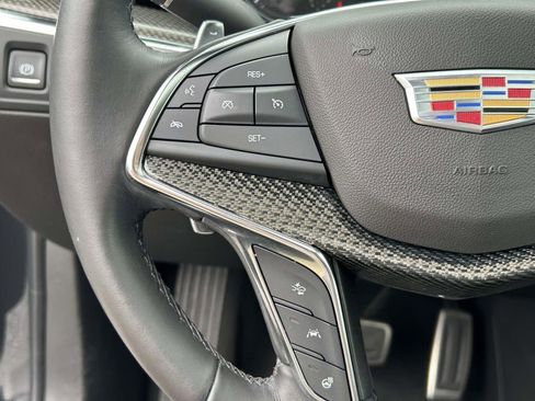Used 2020 Cadillac XT5 Sportv w/ LPO, Floor Liner Package AWD/4WD image 23