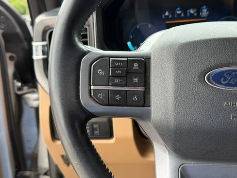Used 2023 Ford F350 Lariat w/ Lariat Ultimate Package AWD/4WD image 12