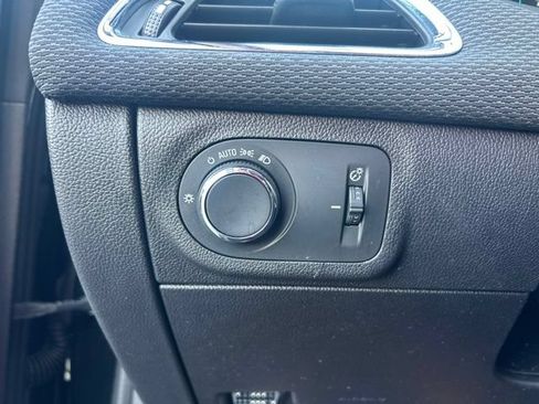 Used 2018 Chevrolet Cruze LS FWD image 13