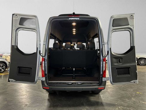 Used 2025 Mercedes-Benz Sprinter 2500 image 17