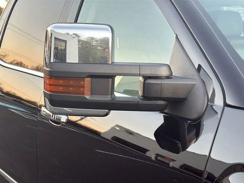 Used 2018 Chevrolet Silverado 1500 LTZ w/ LTZ Plus Package image 15