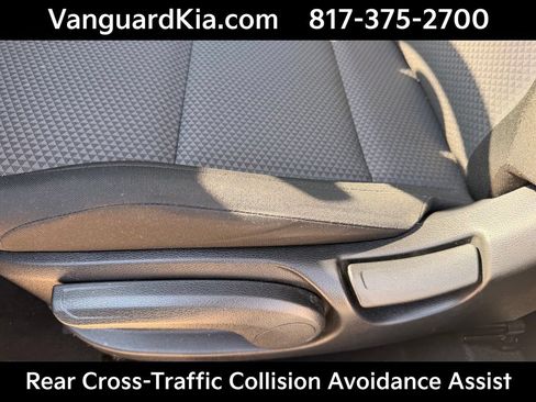 Certified 2025 Kia Soul LX w/ LX Technology Package FWD image 15