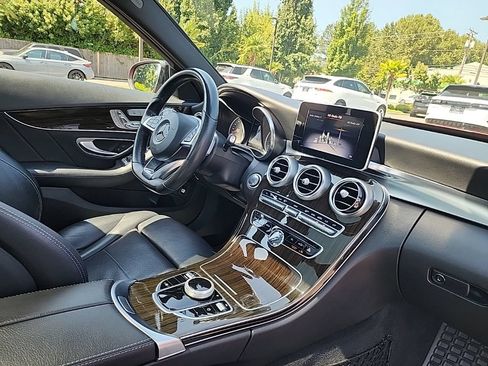 Used 2018 Mercedes-Benz C 300 4MATIC Sedan image 21