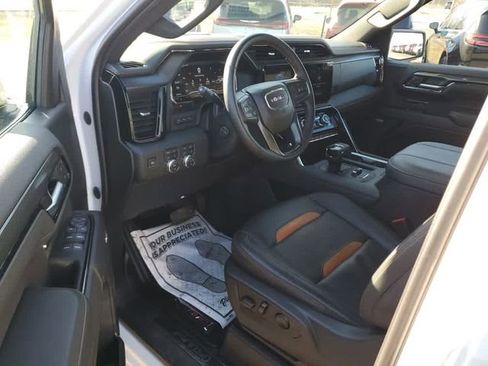 Used 2023 GMC Sierra 1500 AT4 w/ AT4 Premium Package AWD/4WD image 12