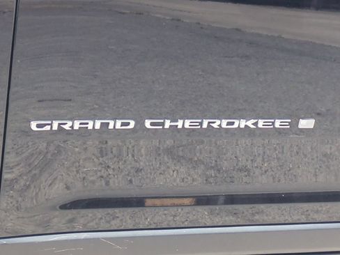 Certified 2021 Jeep Grand Cherokee L Limited AWD/4WD image 13