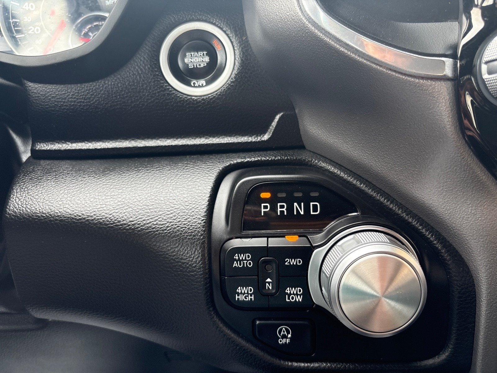 Used 2023 RAM 1500 Laramie AWD/4WD image 19