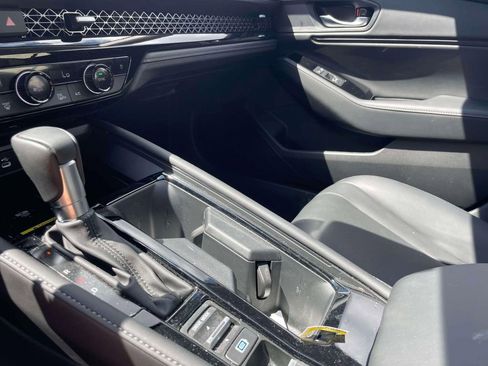 Certified 2025 Honda Accord Touring image 32