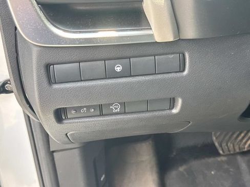 Used 2023 Nissan Rogue SV AWD/4WD image 25