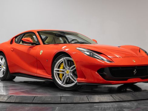 Used 2018 Ferrari 812 Superfast image 64