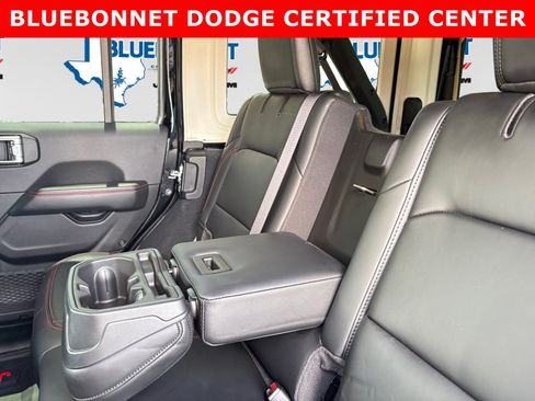 Used 2024 Jeep Wrangler Unlimited Rubicon AWD/4WD image 30