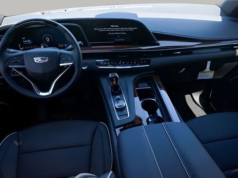 Certified 2024 Cadillac Escalade Premium Luxury w/ Performance Package image 13