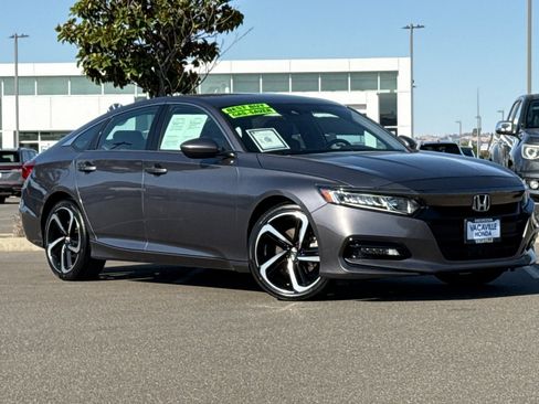Used 2019 Honda Accord Sport image 2