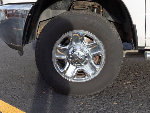 Used 2016 RAM 3500 Tradesman w/ Chrome Appearance Group image 34