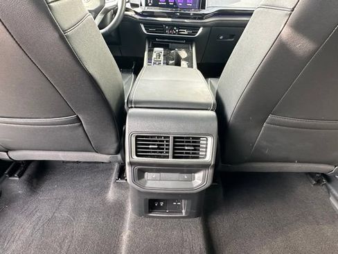 Used 2025 Volkswagen Atlas Cross Sport SEL Premium R-Line AWD/4WD image 32