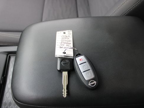 Certified 2022 Nissan Frontier SV AWD/4WD image 23