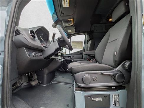 New 2025 Mercedes-Benz Sprinter 2500 image 4