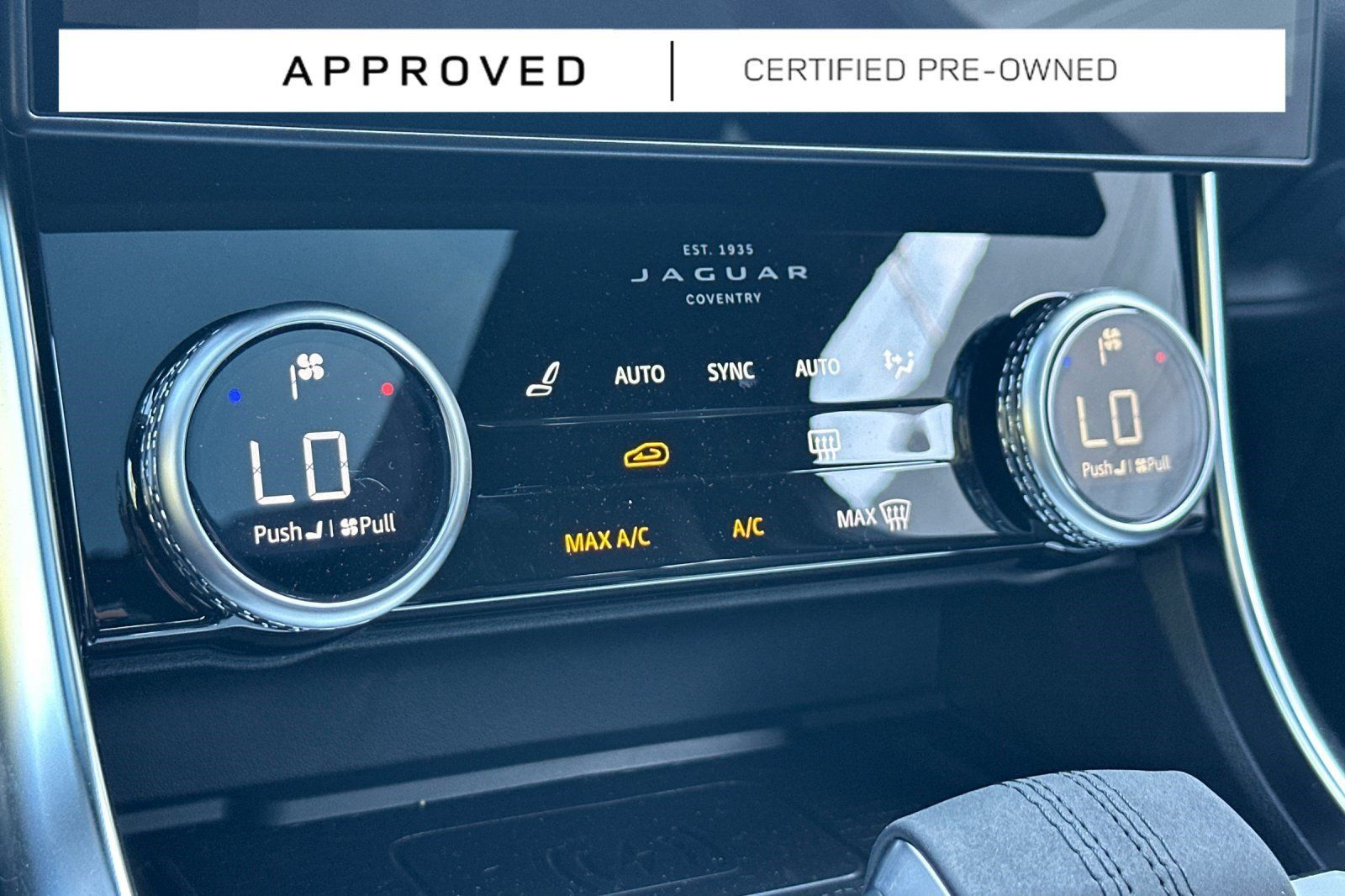 Used 2024 Jaguar XF R-Dynamic SE AWD/4WD image 18