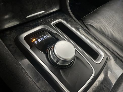 Used 2023 Chrysler 300 Touring L w/ Popular Equipment Group image 10