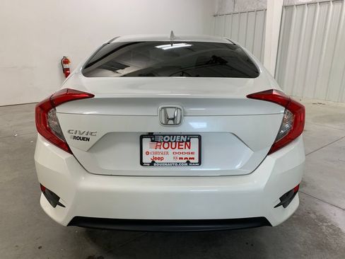 Used 2018 Honda Civic EX image 22