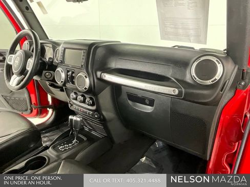 Used 2016 Jeep Wrangler Unlimited Rubicon image 30