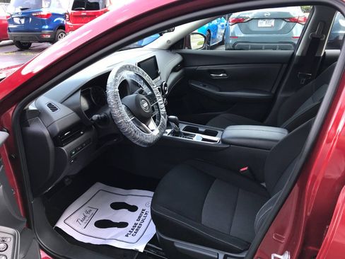 Used 2021 Nissan Sentra SV FWD image 9