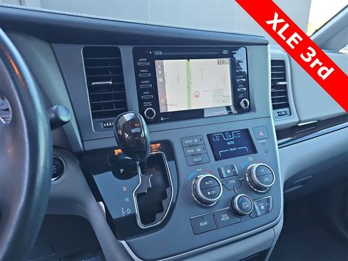 Used 2020 Toyota Sienna XLE image 20