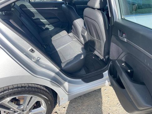 Used 2018 Hyundai Elantra Limited FWD image 13