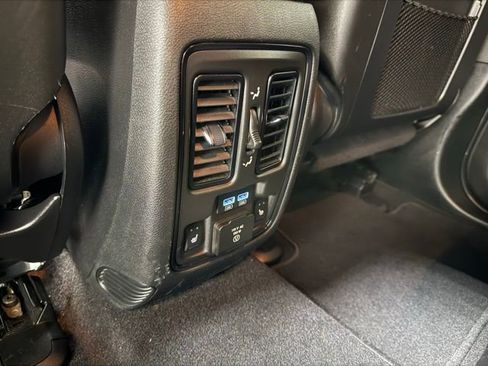 Certified 2023 Dodge Durango GT image 22