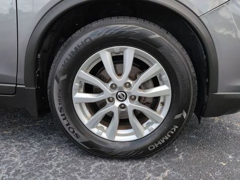 Used 2017 Nissan Rogue SV FWD image 11