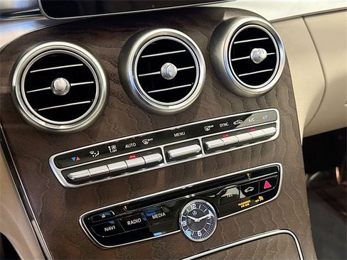 Certified 2018 Mercedes-Benz C 300 4MATIC Sedan image 15