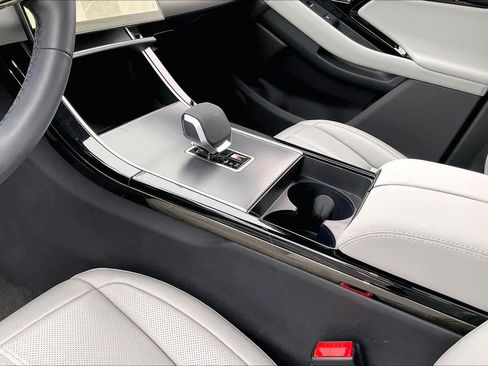 Used 2026 Land Rover Range Rover Evoque S image 19