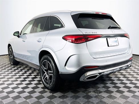 Certified 2026 Mercedes-Benz GLC 300 4MATIC image 4