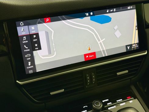 Used 2019 Porsche Cayenne AWD/4WD image 13