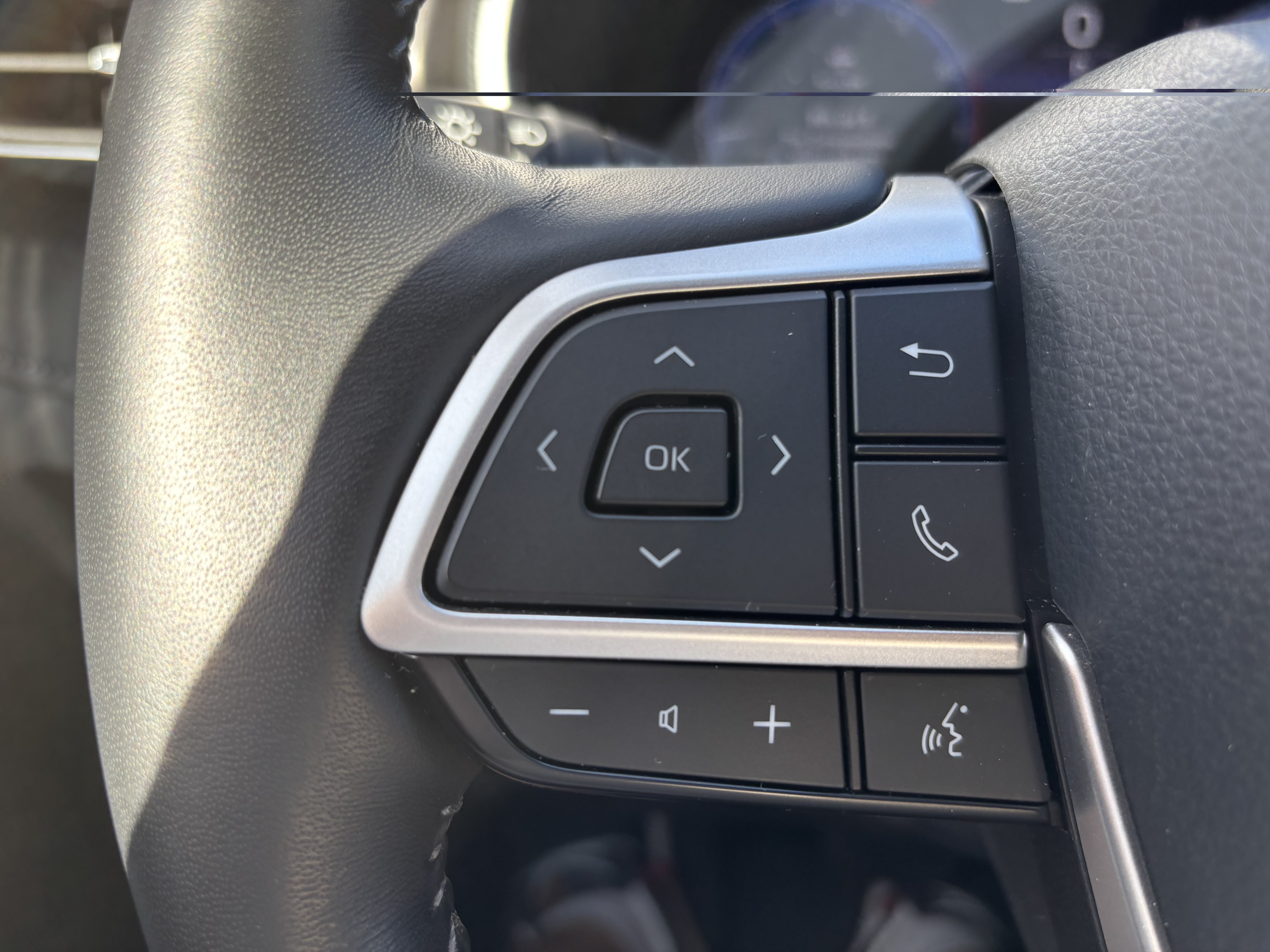 Used 2024 Toyota Highlander Limited AWD/4WD image 20