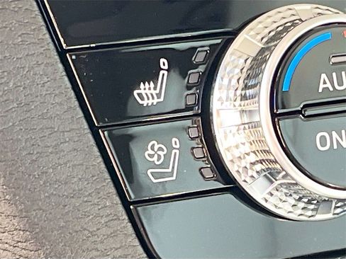 New 2025 Mitsubishi Outlander SEL image 21