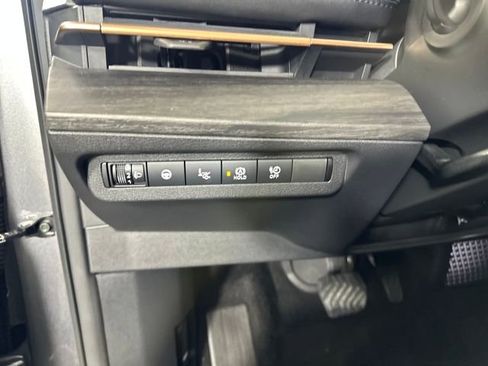 Used 2023 Nissan Ariya ENGAGE e-4ORCE image 19